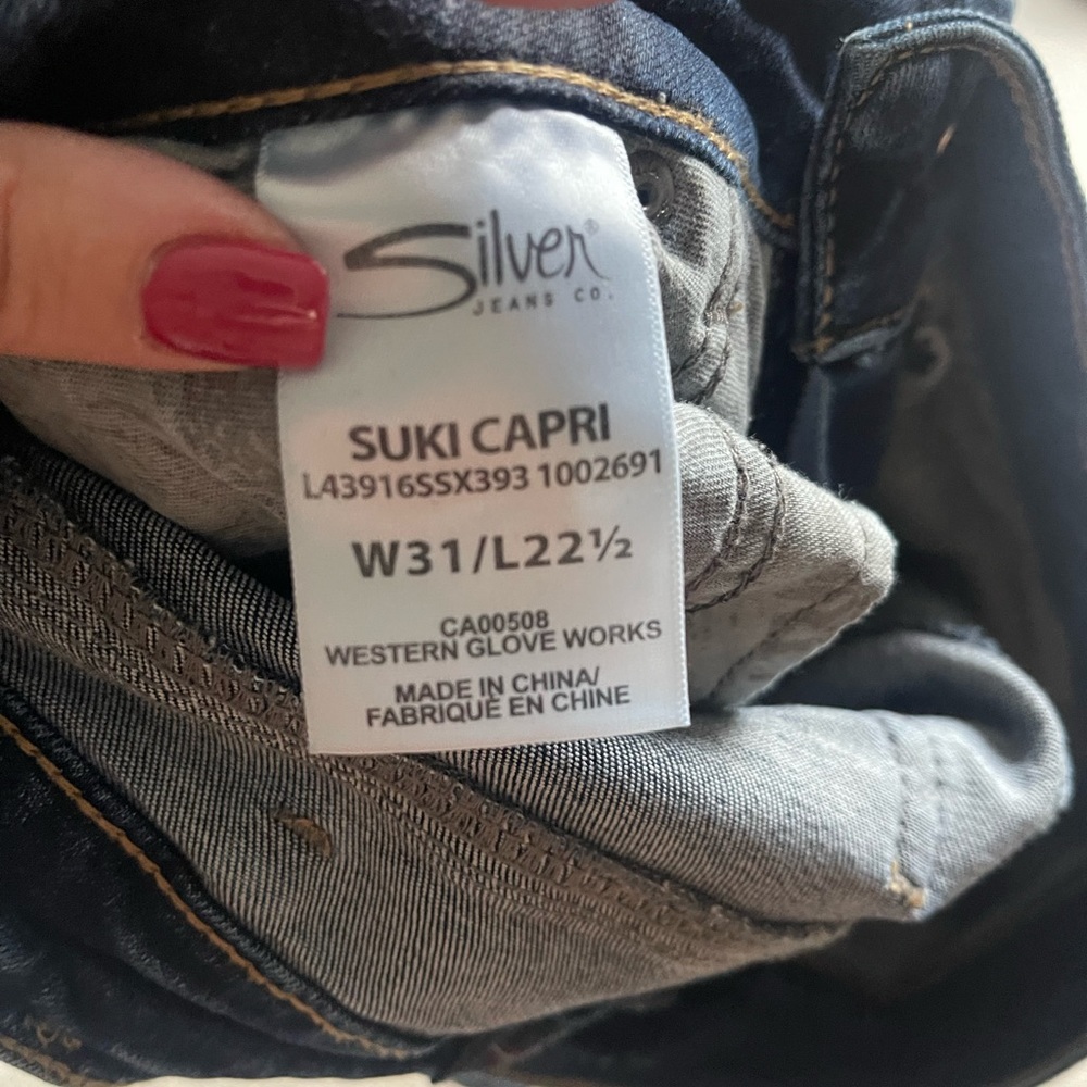 Silver Capri - image 4